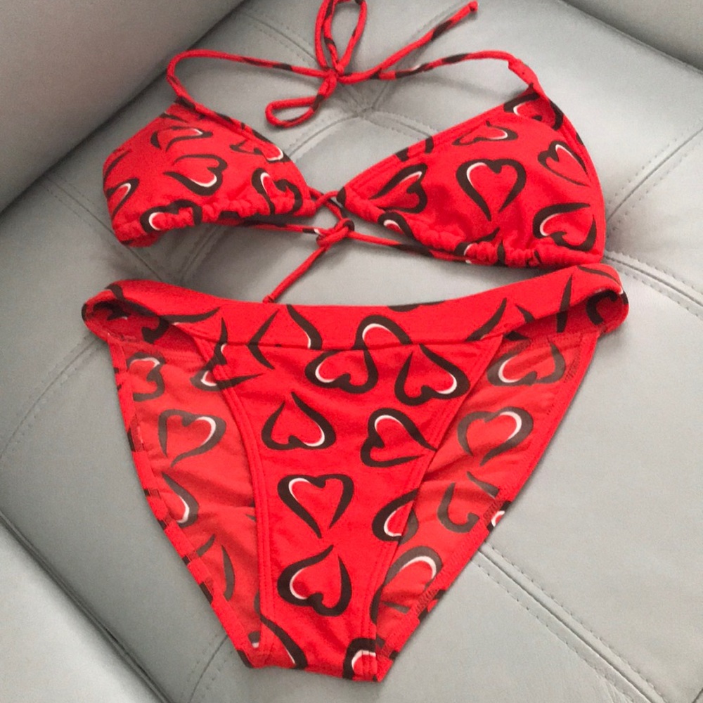 Hi-cut bikini